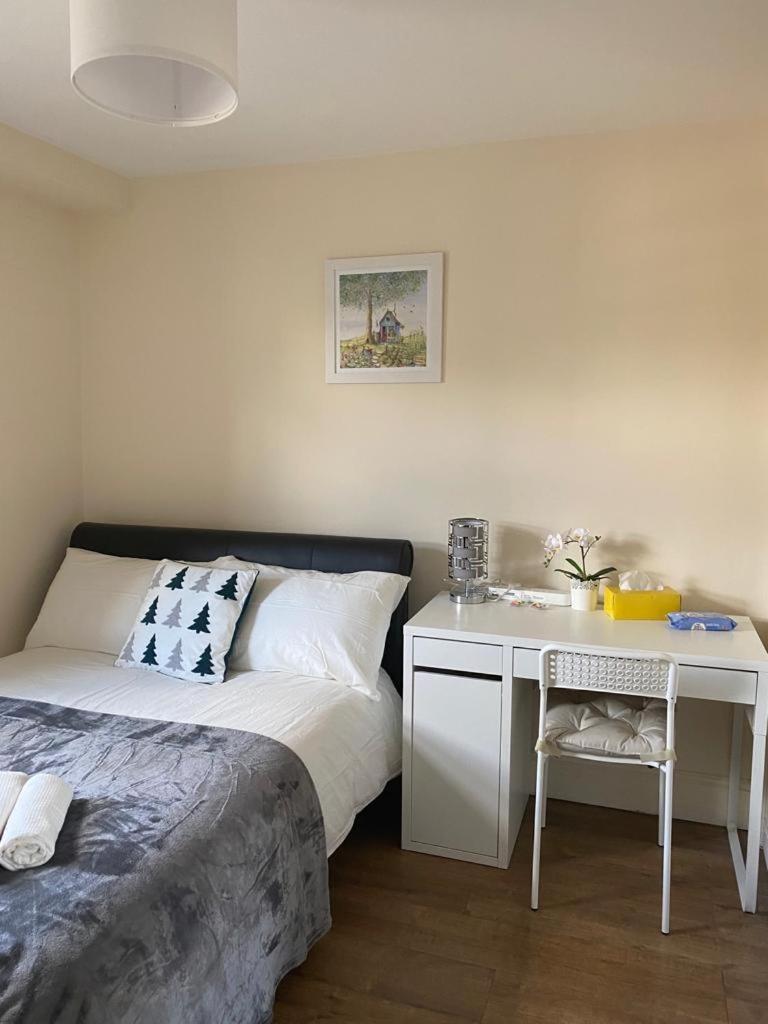 Lovely Private Rooms In Camden, Central London Bagian luar foto