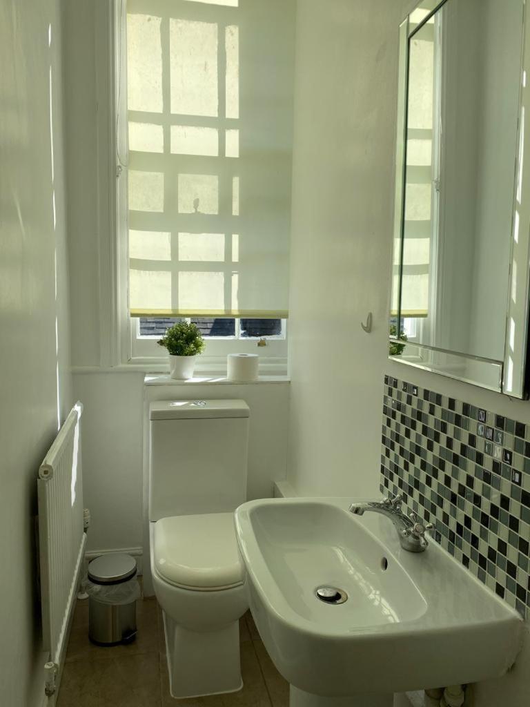 Lovely Private Rooms In Camden, Central London Bagian luar foto